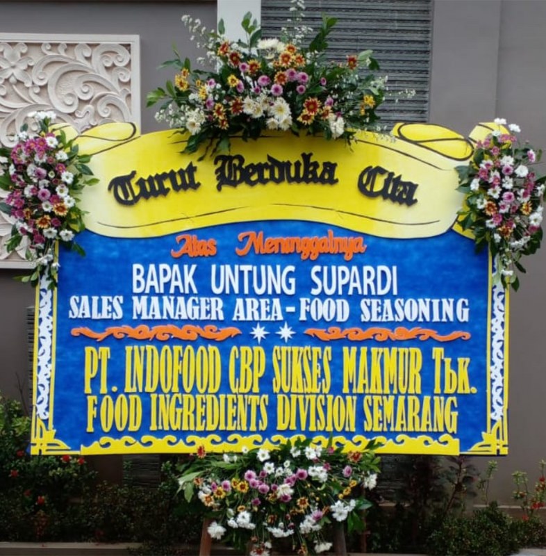 YeYe Florist melayani pembauatan  bunga papan murah dengan kualitas terbaik di Kabupaten KulonProgo